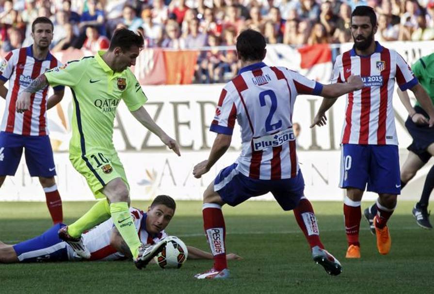 Al 65&#39; Messi decide però che è ora di prendersi la Liga: triangolo con Pedro e sinistro che decide il campionato. Sempre lui, sempre Leo Messi (Getty Images)